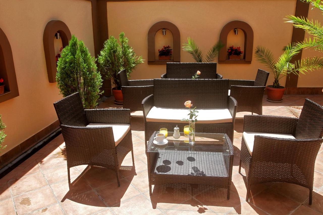 B&B Vila Tamaris ซาเยชาร์ ภายนอก รูปภาพ