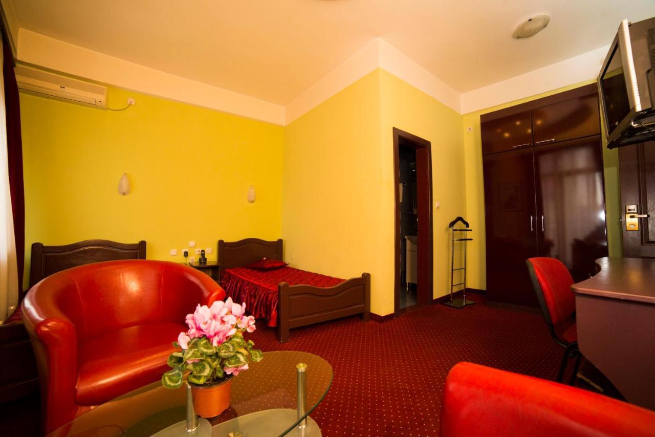B&B Vila Tamaris ซาเยชาร์ ภายนอก รูปภาพ
