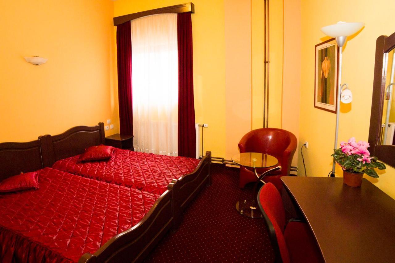 B&B Vila Tamaris ซาเยชาร์ ภายนอก รูปภาพ