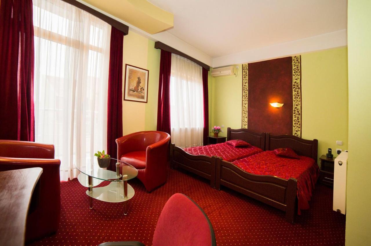 B&B Vila Tamaris ซาเยชาร์ ภายนอก รูปภาพ